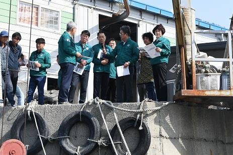 고흥군의회, 고흥산 황금개체굴 유럽시장 확대 진출“머리 맞대”