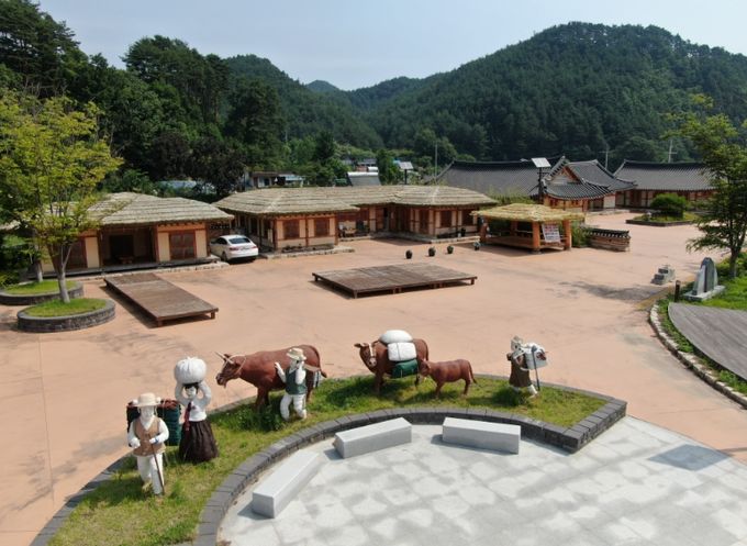 십이령 옛길 보부상 주막촌 운영