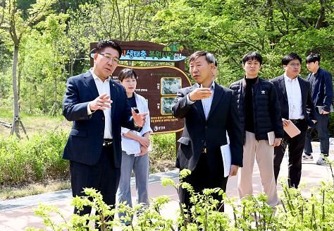 대전시의회 송활섭 의원, 장동문화공원 및 도로개설 현장 점검