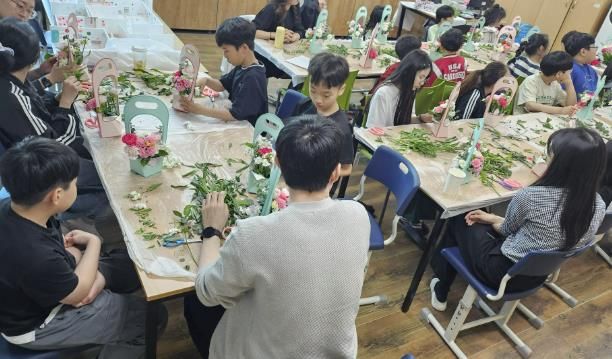 은현초등학교, 꽃으로 마음을 전한 꿈길 직업 체험 사진